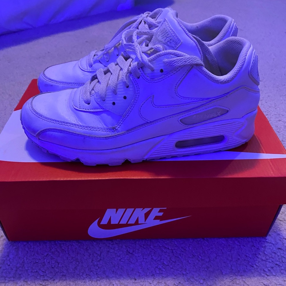 Air Max - Picture 3 of 3